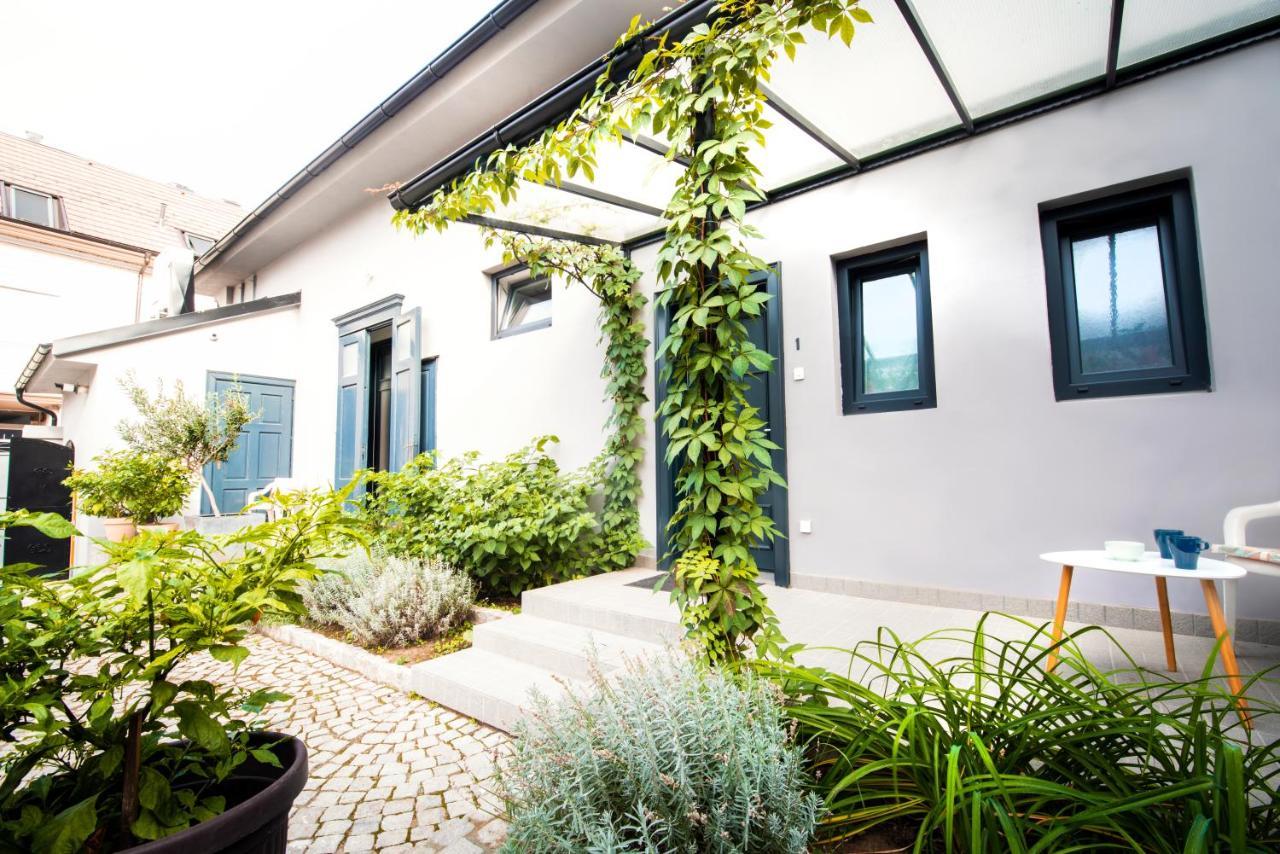 Apartmani Sterija Novi Sad Exterior photo